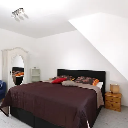 Konukevi Eternahof 3*